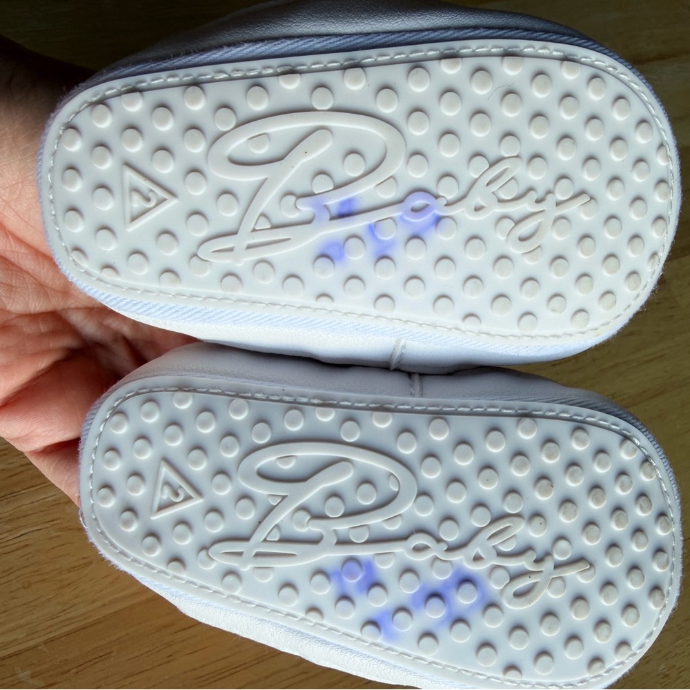 White Baby Lace Up Crib Shoes 6-12M Soft Sole Christening Shoes - Picture 2 of 4